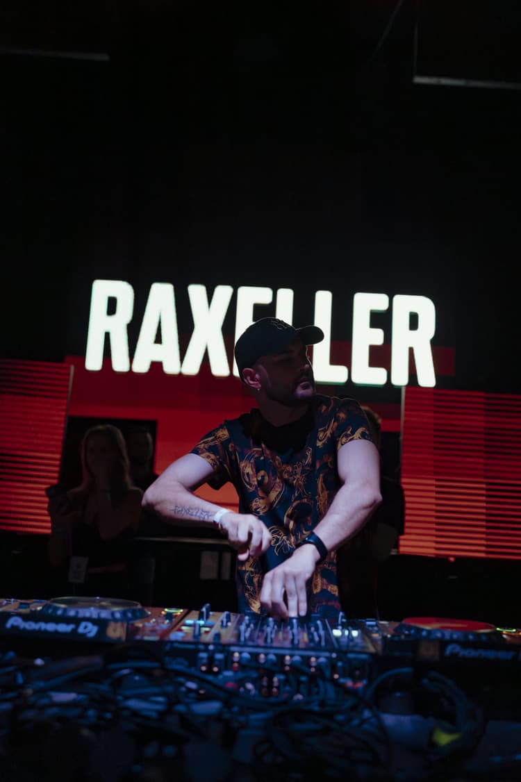 No Hype, Just Heat: Raxeller’s Rise Without the Algorithm