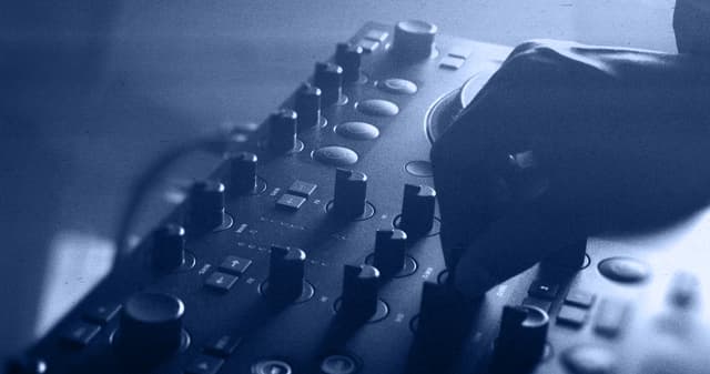 Traktor MX2: A next-gen 2-channel controller built for creative DJ performance
