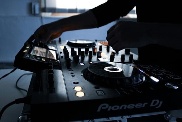 "DJ" Among Professions Included in UK's Skilled Worker Visa List