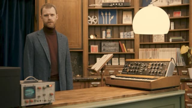 Moog Music launches synth education series, Synthesizing with Moog