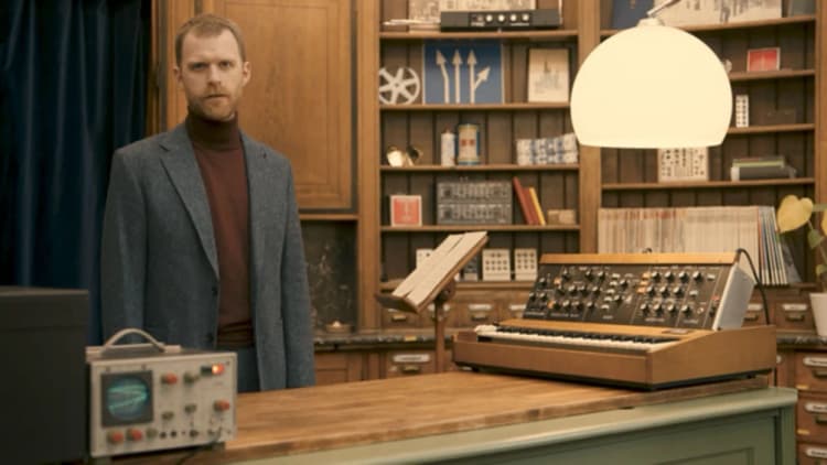 Moog Music launches synth education series, Synthesizing with Moog