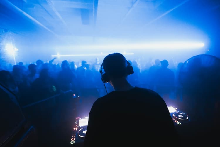 From Bedroom DJ to Techno Main Stage: Can it really be done?